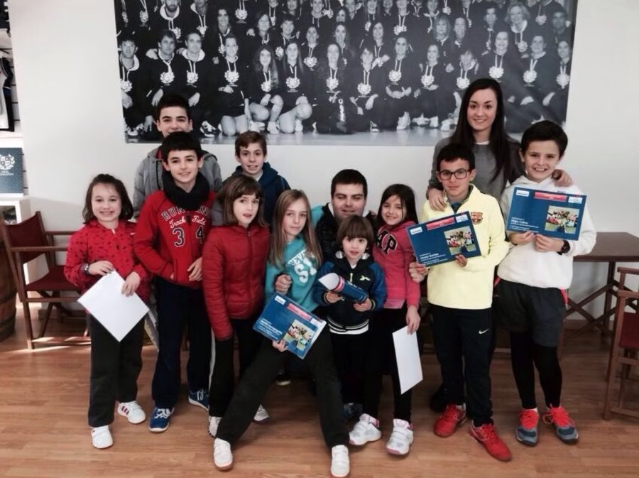Young Learners de inglés con su profesora en WalkIdiomas